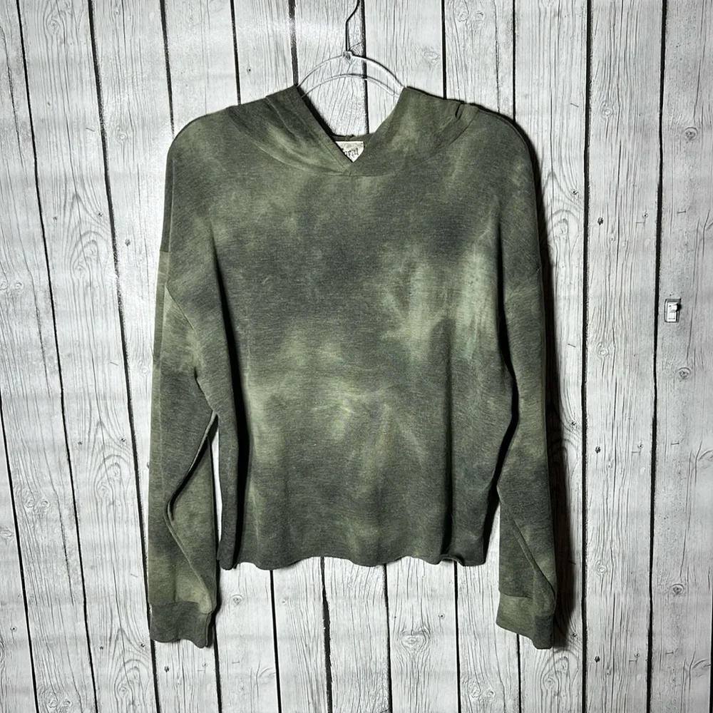 Vocal tie dye lightweight pull over hoodie size Small